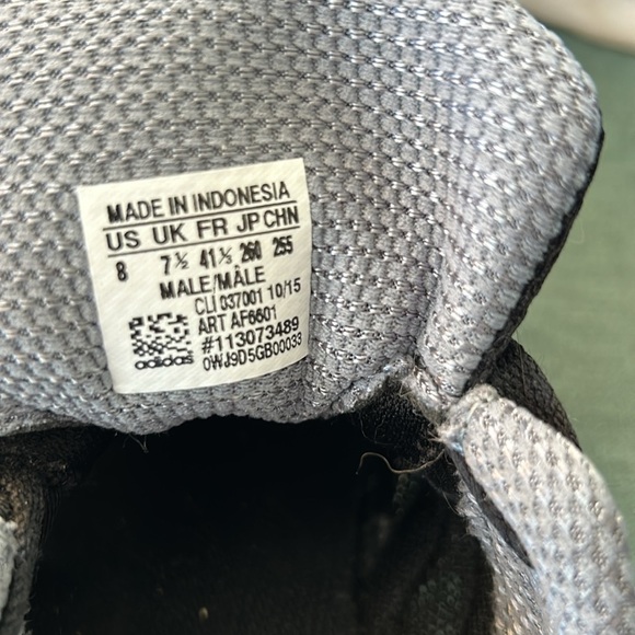 Adidas running shoes. - Picture 5 of 5